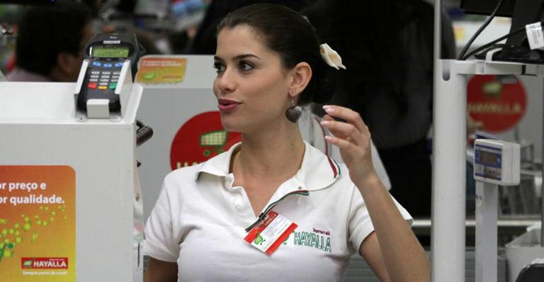 Alinne Moraes grava cenas de ‘O Astro’