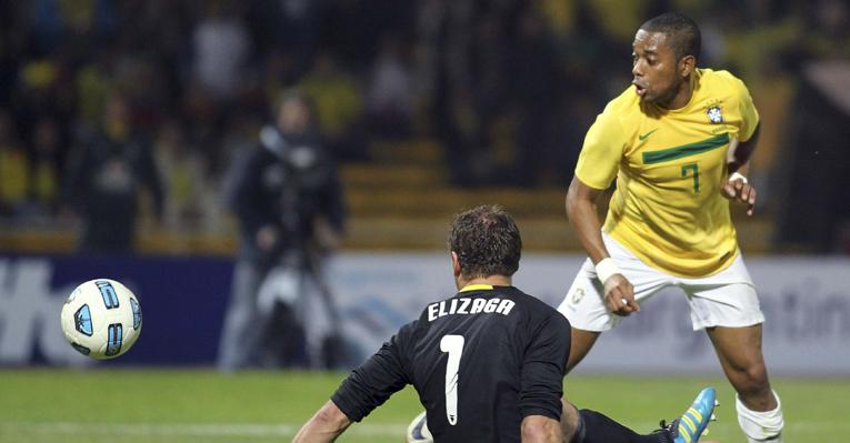 Jogador Robinho desiste do topete