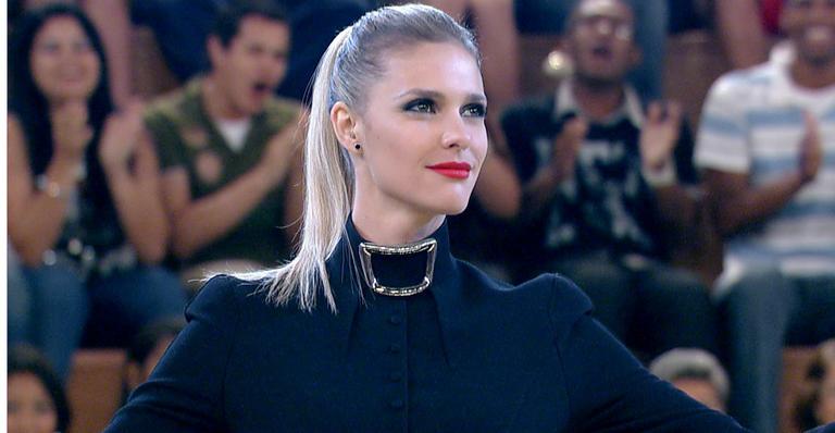 Joias luxuosas de Fernanda Lima na TV