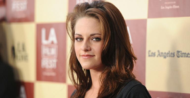 Kristen Stewart sofre acidente de carro