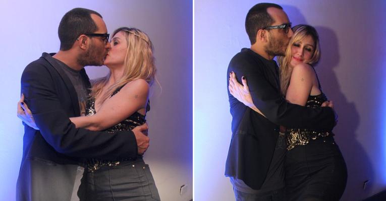 Amora Mautner beija Candé Salles