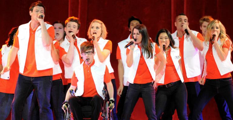Atores se divertem em gravação de Glee