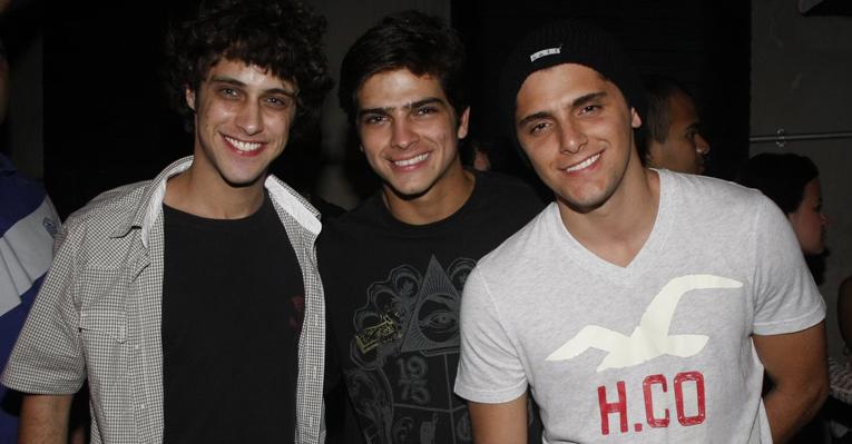 Galãs de Malhação assistem show no Rio