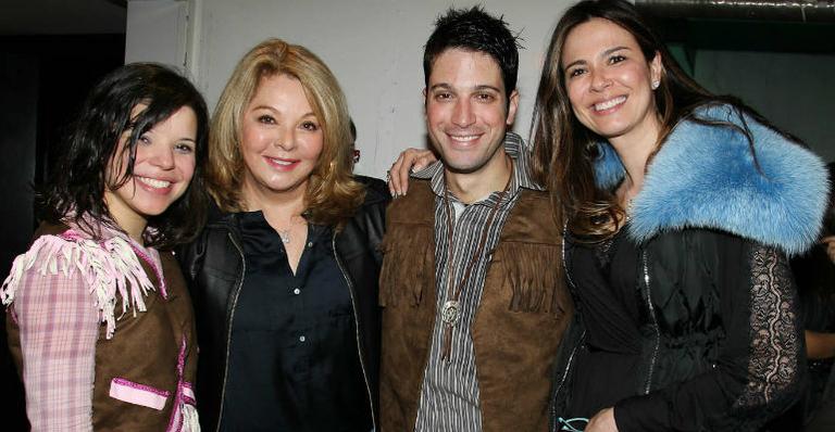 Luciana Gimenez tieta irmão no teatro