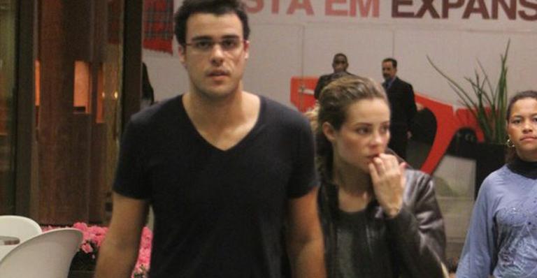 Paola Oliveira em passeio com Joaquim