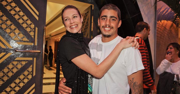 Luana Piovani diz que está casada com Pedro Viana