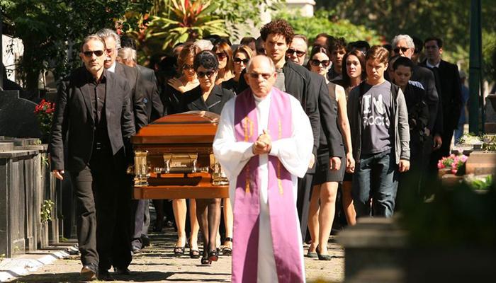 O Astro: enterro de Salomão Hayalla