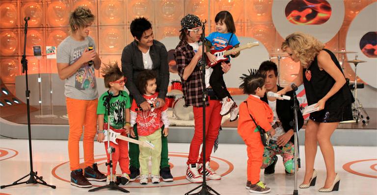 Eliana faz festa no SBT com o Mini Restart
