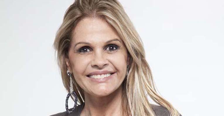 Monique diz que larga tudo por amor