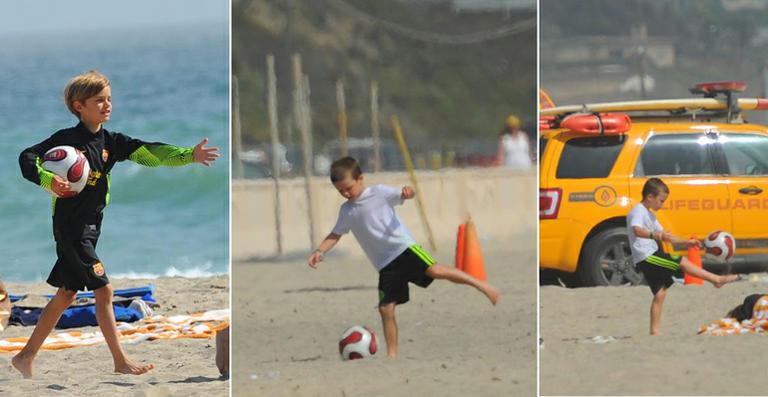 Herdeiros de Beckham jogam bola em L.A.
