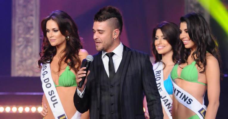 Diogo Nogueira adota estilo ‘moicano’