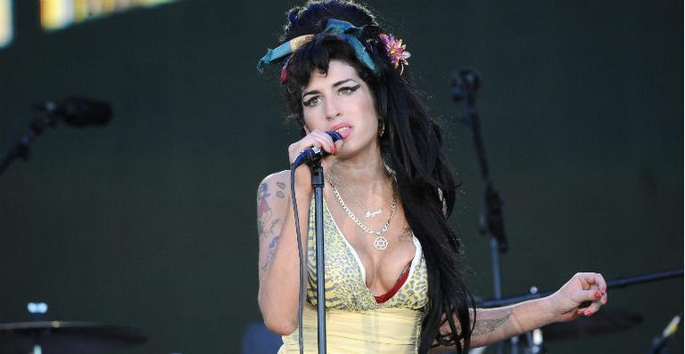 Amy comprou drogas na véspera da morte