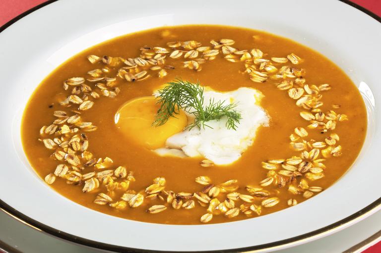 Cozinha Light: Sopa de cenoura, aveia e ovo