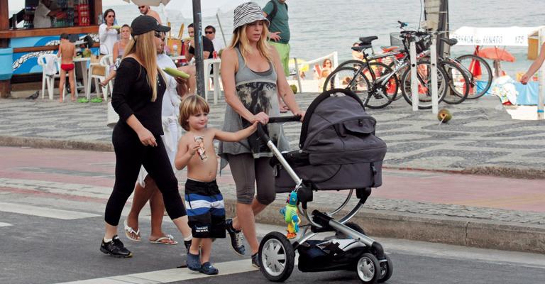Danielle Winits com os herdeiros