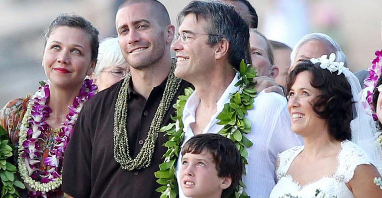 Jake Gyllenhaal vai ao casamento do pai