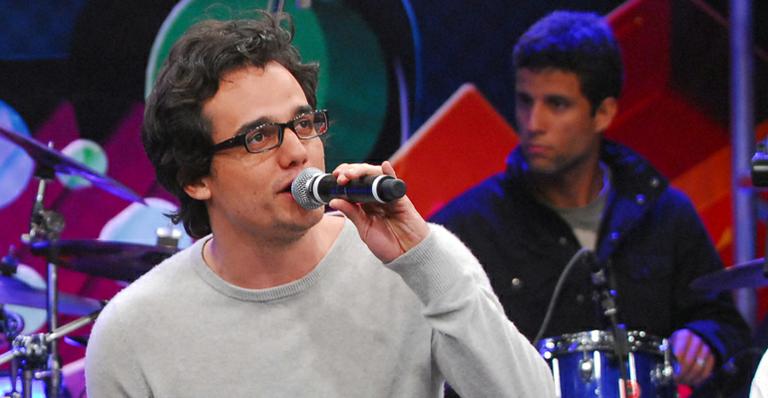 Wagner Moura grava hit do Radiohead