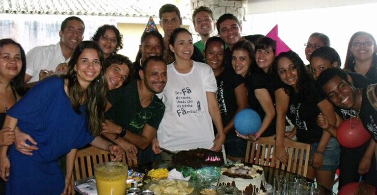 Daniela Mercury ganha festa dos fãs