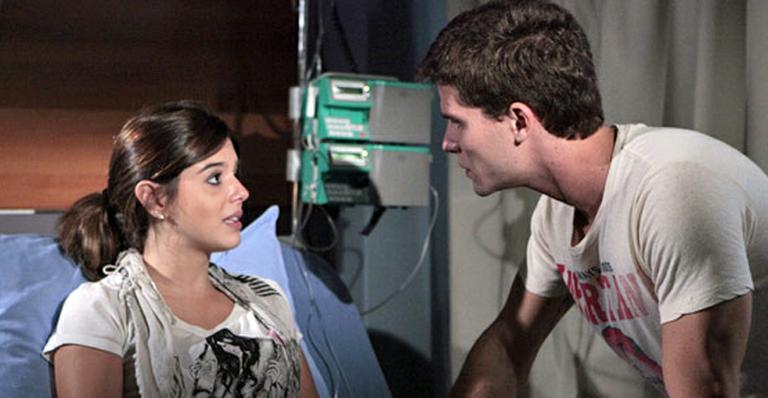 Cecília fica grávida em ‘Insensato’