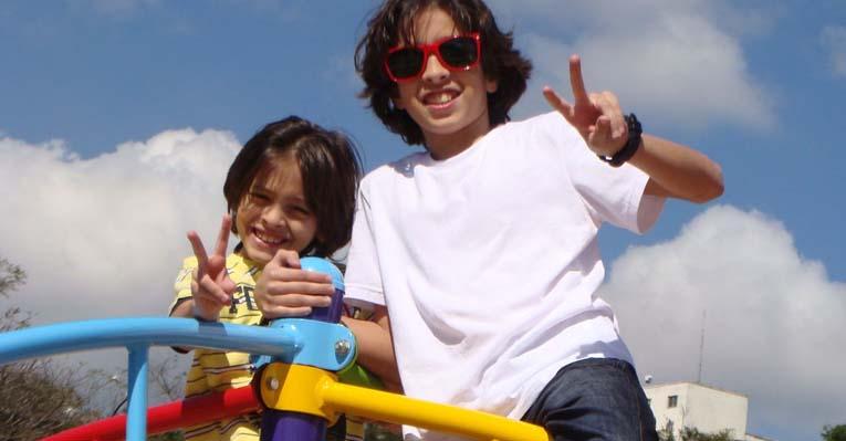 Diversão de Matheus Costa e o irmão Davi