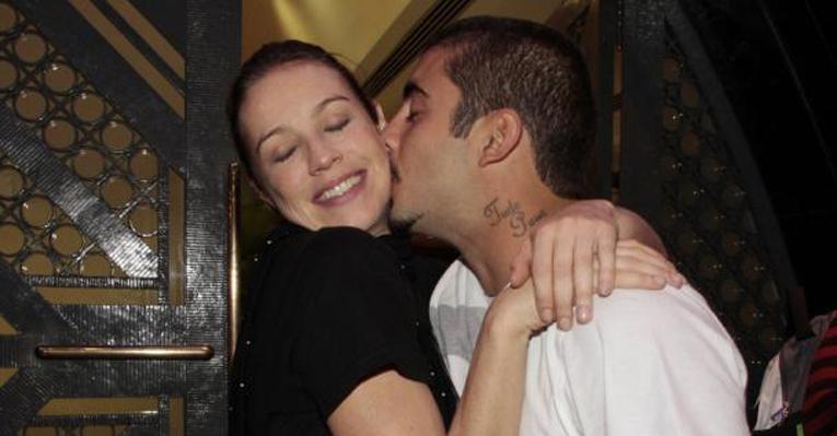 Luana Piovani confirma gravidez em blog