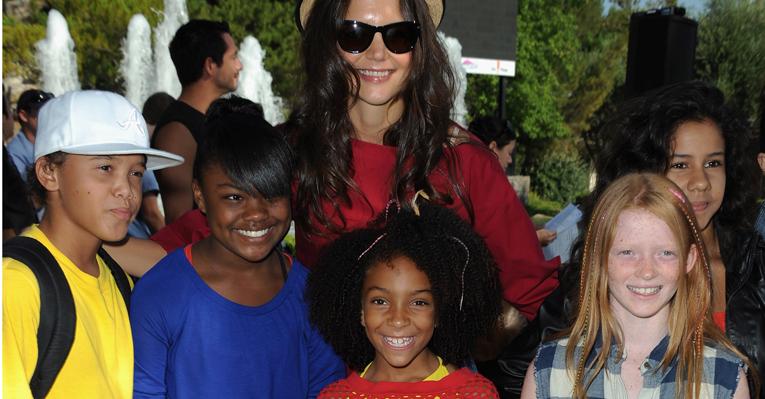 Katie Holmes: sucesso com a criançada