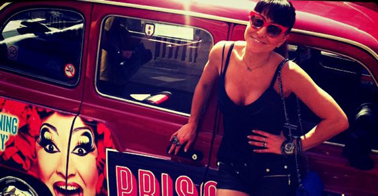 Sabrina Sato publica foto na Europa