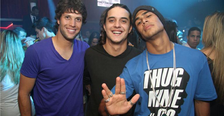 Famosos curtem show do Melanina no Rio