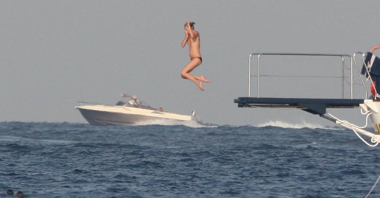 Kate Moss: mergulho de topless
