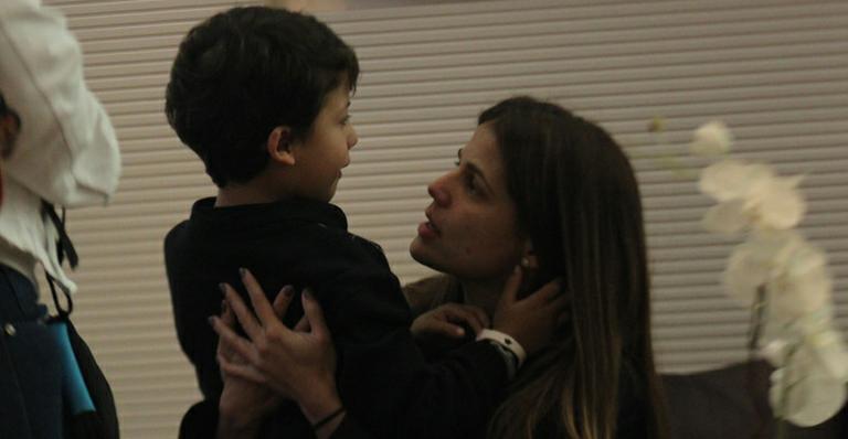 Stelmann leva o filho para cortar cabelo