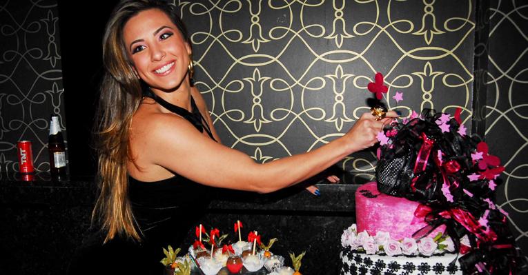 Ex-casais de BBBs se encontram em festa