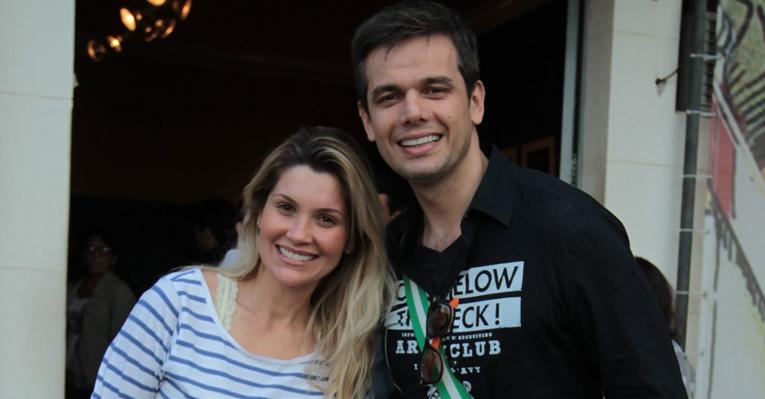 Flávia e Otaviano em peça infantil