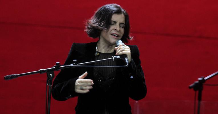 Marina Lima recebe famosas em show