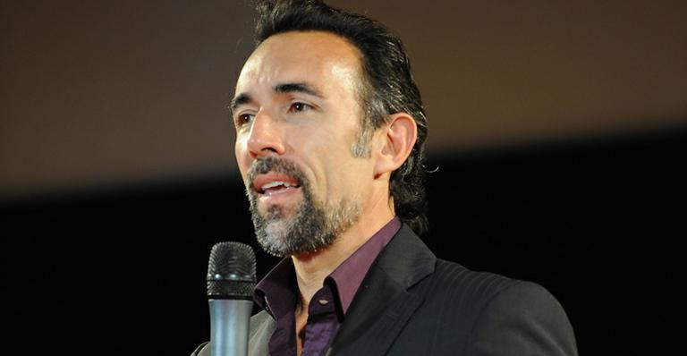 Filho de Anthony Quinn morre aos 48 anos