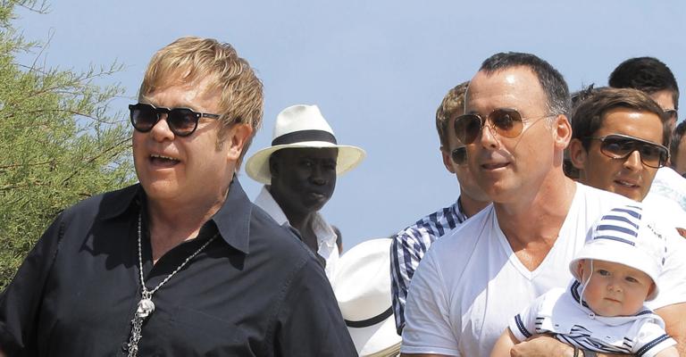 Elton John e David em Saint-Tropez