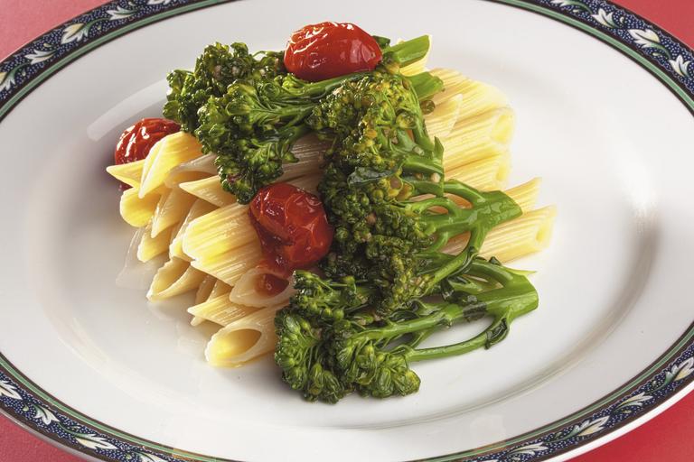 Cozinha Rápida: Penne ao alho granulado desidratado