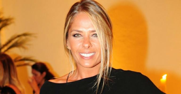 Galisteu questiona crises de Surfistinha
