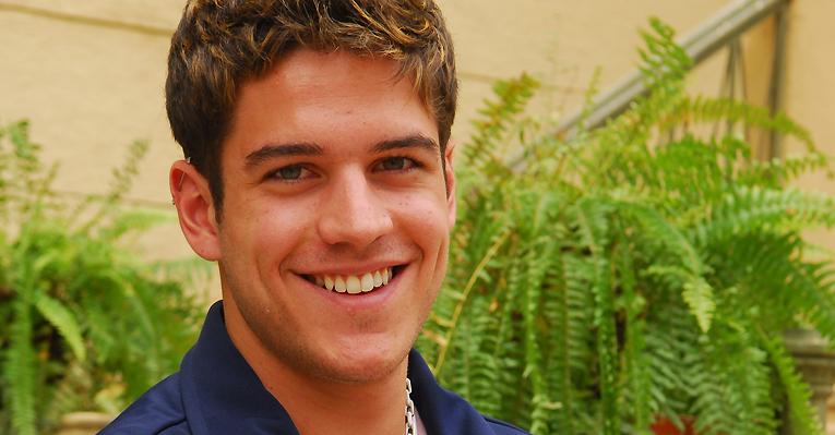 Marco Pigossi fala sobre gays em novelas