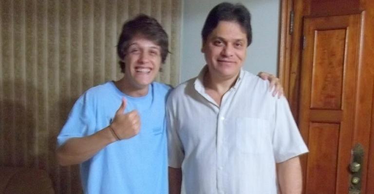 Daniel Torres assume a cozinha para o pai