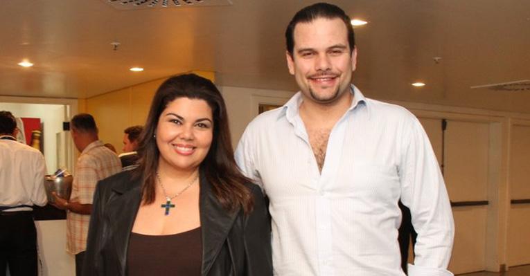 Fabiana Karla curte show do Roupa Nova