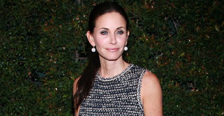 O début de Courteney Cox como diretora