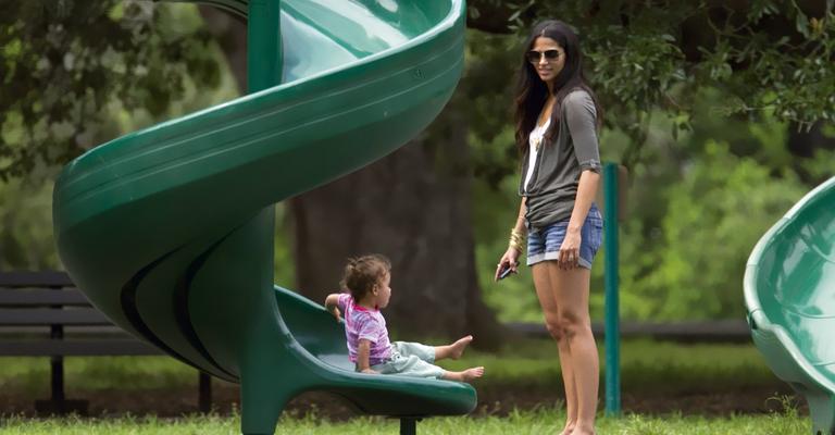 Top Camila Alves com Levi e Vida
