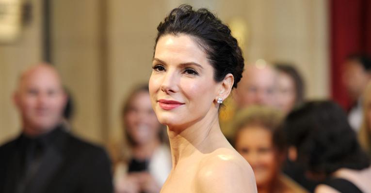 Em entrevista, Sandra Bullock brinca com o fato de contrabandear salsicha alemã