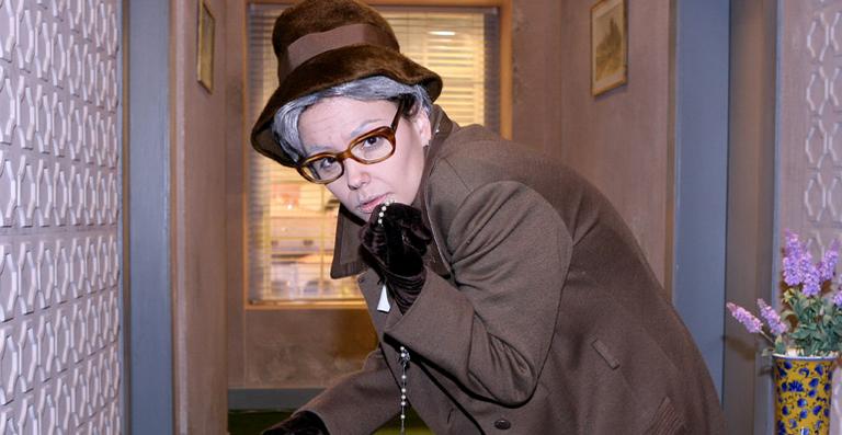 Graziella Schmitt se disfarça de idosa