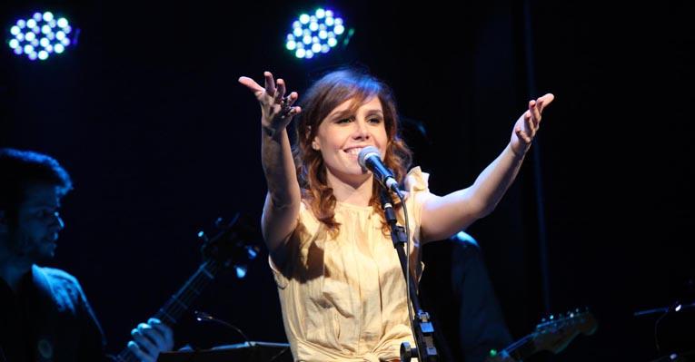 Thaís Gulin se apresenta em São Paulo