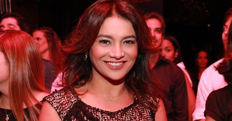 Dira Paes apresenta Celeste em Salvador