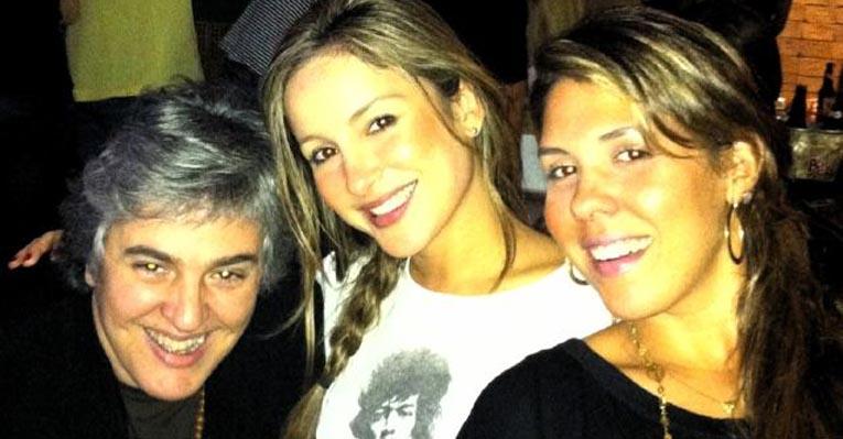 Claudinha: show surpresa para amigos