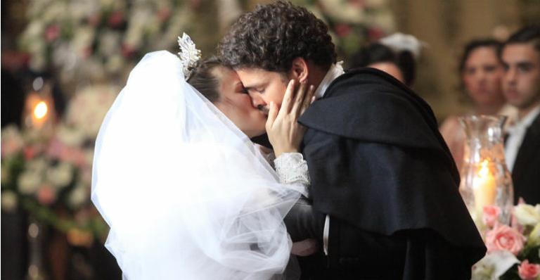 Açucena desiste de casamento em ‘Cordel’