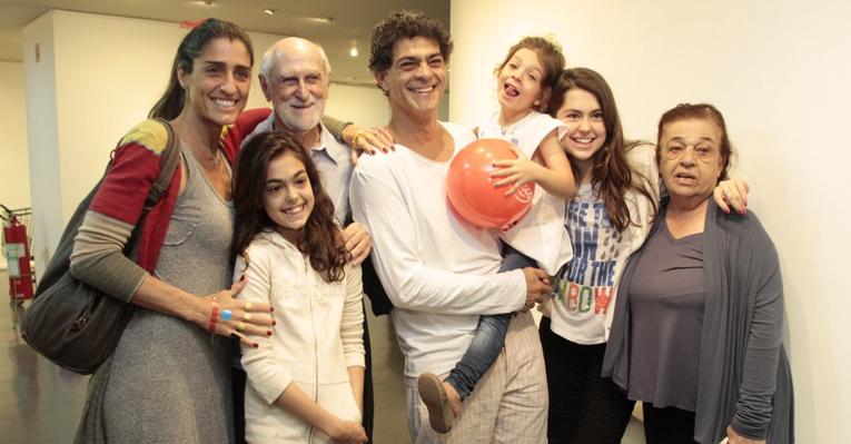 Du Moscovis recebe família no teatro