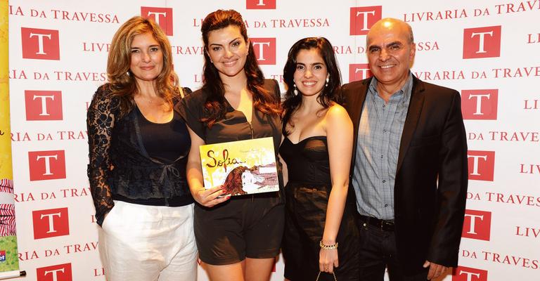Autora Mayana Neiva
