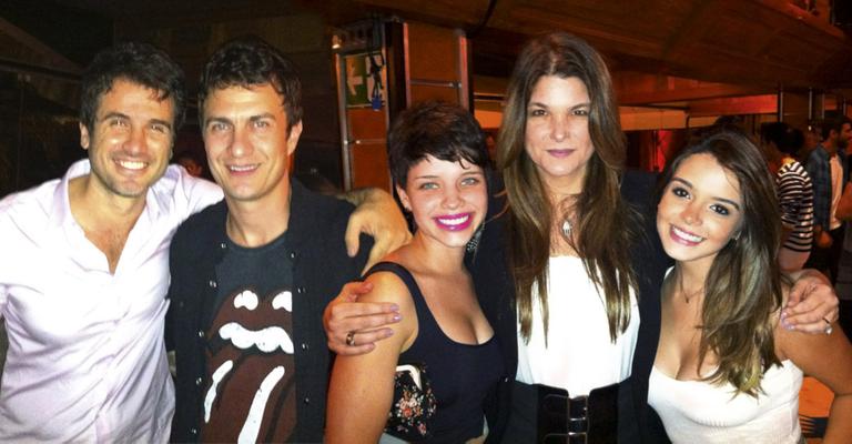Eriberto, Gabriel, Bruna, Cristiana e Giovanna festejam